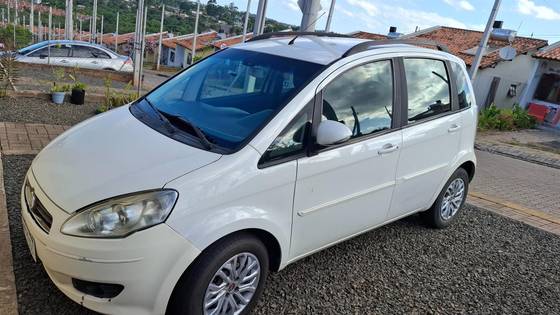 FIAT IDEA 1.6 MPI ESSENCE 16V FLEX 4P MANUAL